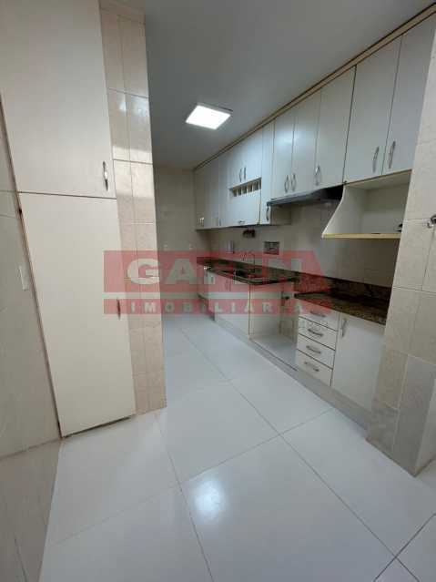 Apartamento para alugar com 3 quartos, 175m² - Foto 29