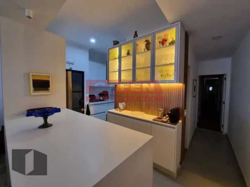 Apartamento à venda com 3 quartos, 137m² - Foto 11