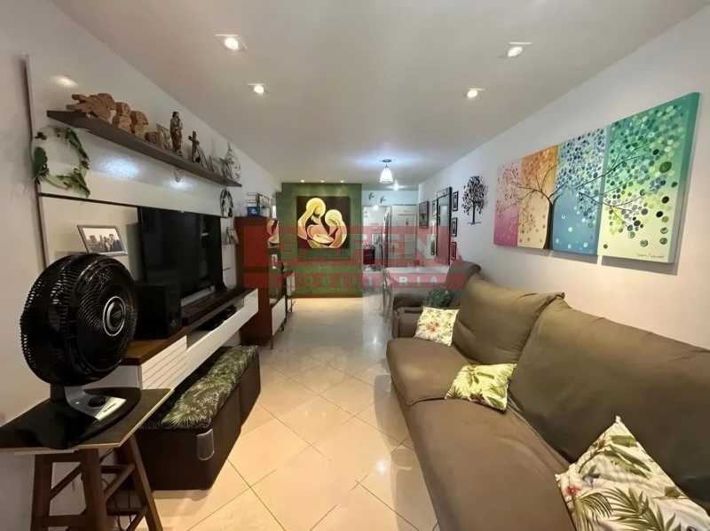 Apartamento à venda com 2 quartos, 72m² - Foto 1