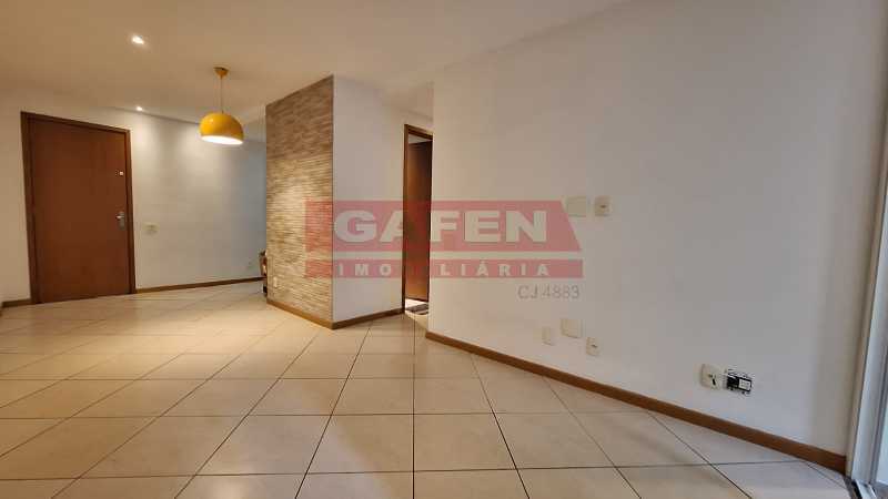 Apartamento à venda com 3 quartos, 76m² - Foto 2