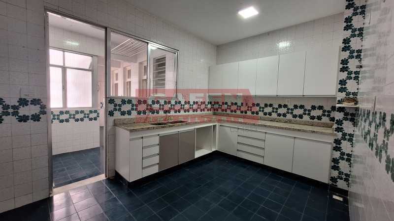 Apartamento à venda com 3 quartos, 220m² - Foto 23