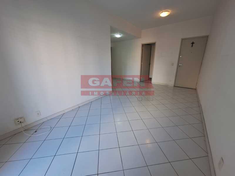 Apartamento à venda com 2 quartos, 78m² - Foto 3