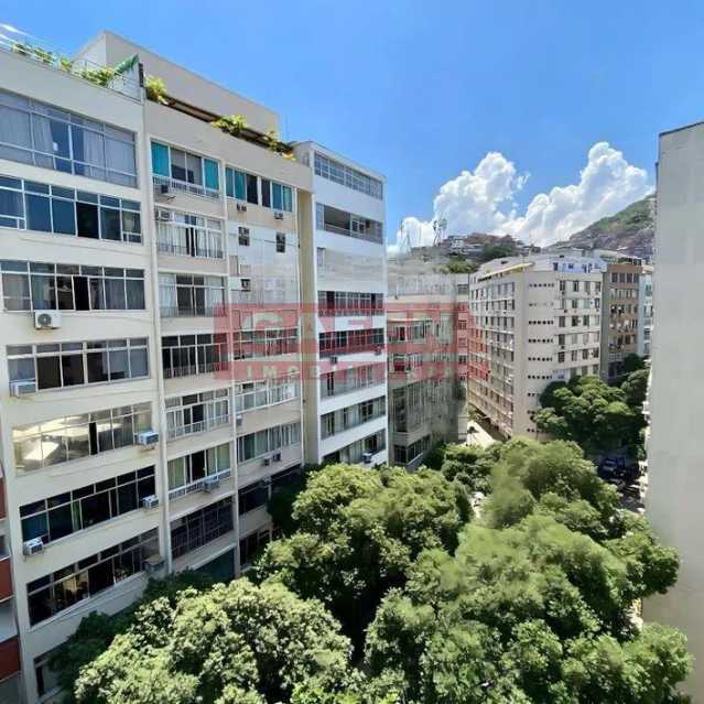 Apartamento à venda com 3 quartos, 170m² - Foto 2