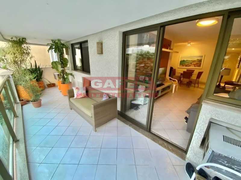 Apartamento à venda com 3 quartos, 110m² - Foto 2