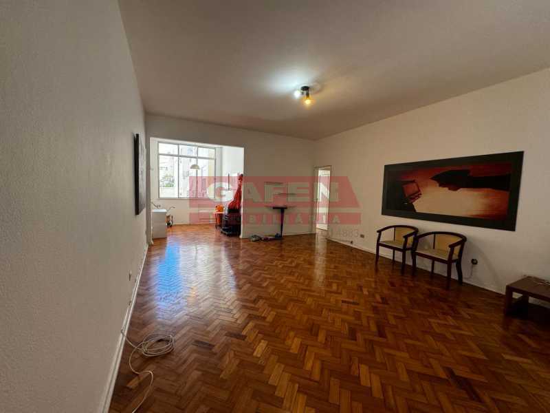 Apartamento à venda com 3 quartos, 130m² - Foto 1