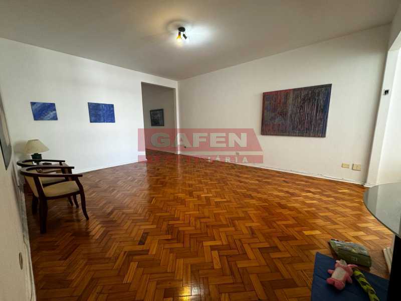 Apartamento à venda com 3 quartos, 130m² - Foto 4