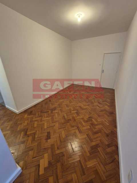 Apartamento à venda com 2 quartos, 65m² - Foto 2