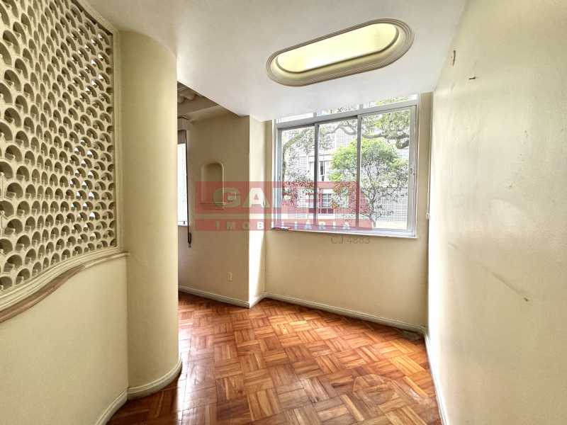 Apartamento à venda com 3 quartos, 165m² - Foto 2