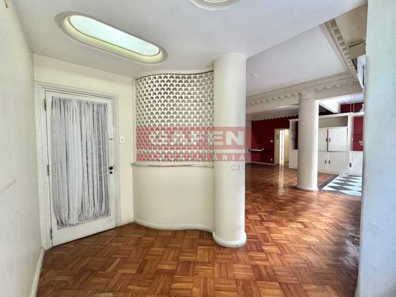 Apartamento à venda com 3 quartos, 165m² - Foto 3