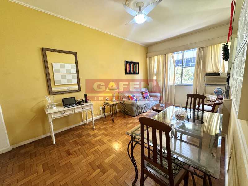 Apartamento à venda com 2 quartos, 80m² - Foto 2