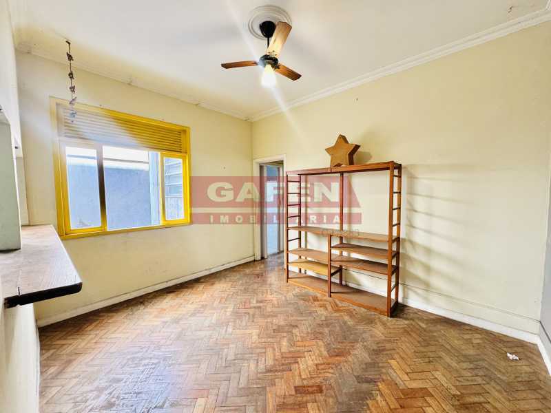 Apartamento à venda com 2 quartos, 70m² - Foto 1