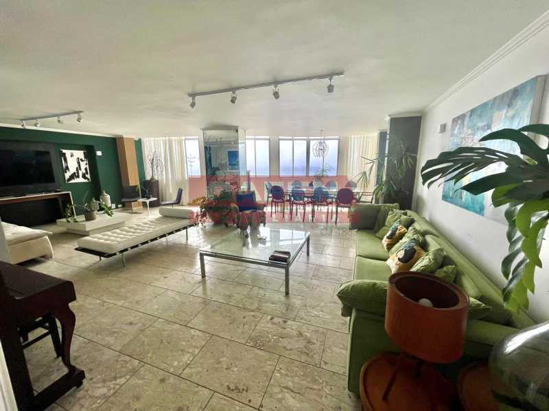 Apartamento para alugar com 4 quartos, 260m² - Foto 10