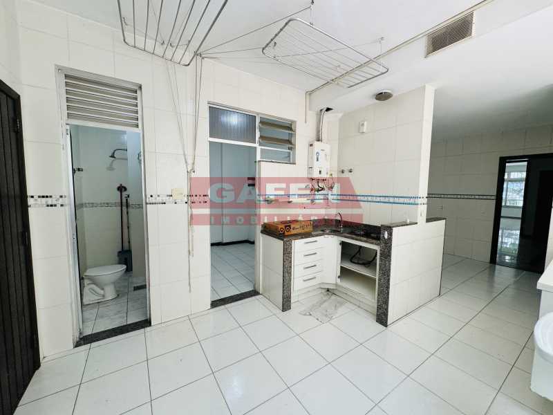 Apartamento para alugar com 3 quartos, 200m² - Foto 27