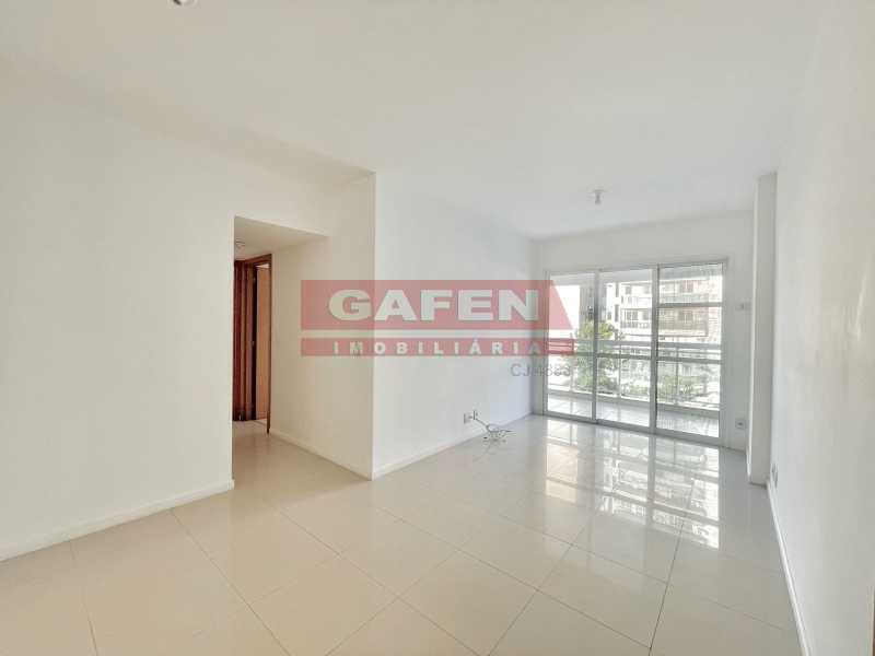 Apartamento à venda com 2 quartos, 68m² - Foto 3