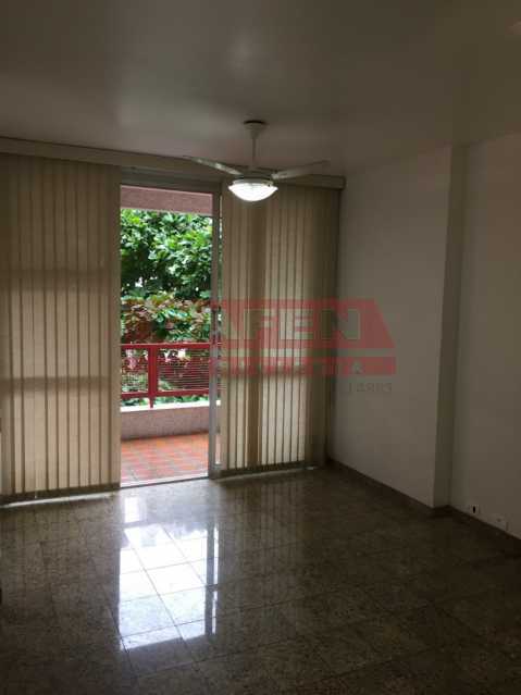 Apartamento à venda com 3 quartos, 100m² - Foto 3