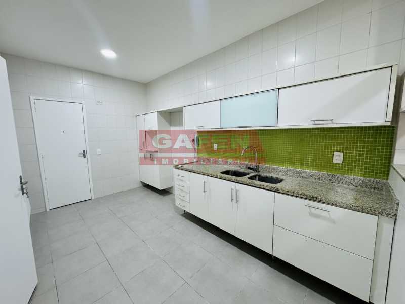 Apartamento para alugar com 3 quartos, 135m² - Foto 23