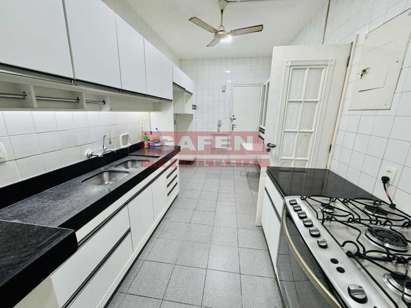 Apartamento para alugar com 3 quartos, 135m² - Foto 28