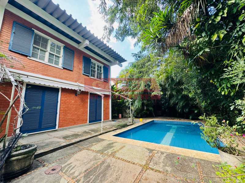Casa à venda com 4 quartos, 350m² - Foto 2
