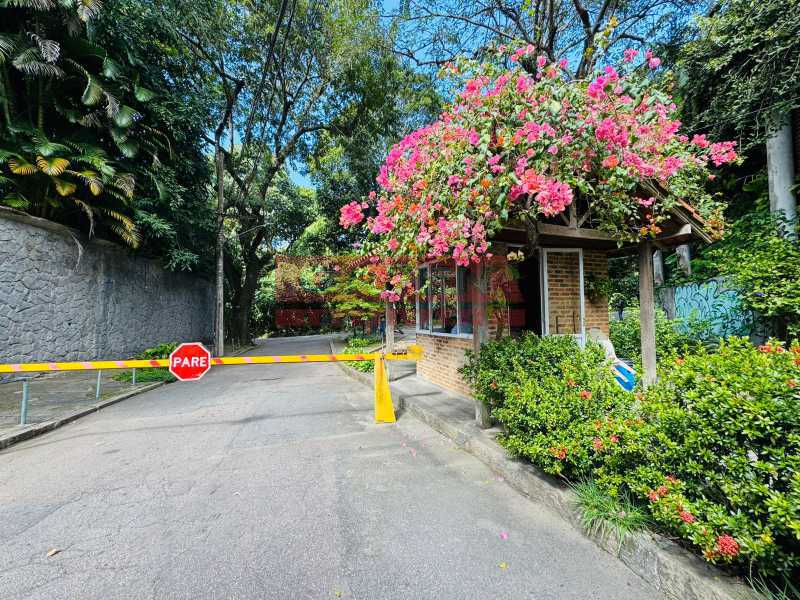 Casa à venda com 4 quartos, 350m² - Foto 8