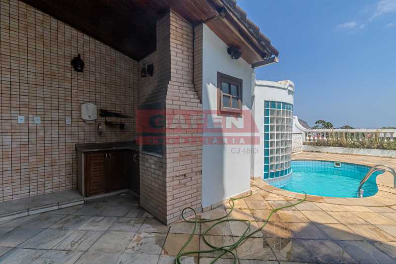 Casa de Condomínio à venda com 3 quartos, 241m² - Foto 1
