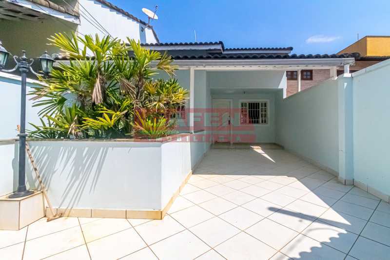 Casa de Condomínio à venda com 3 quartos, 241m² - Foto 6