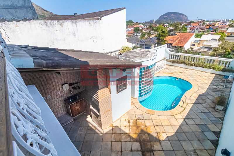 Casa de Condomínio à venda com 3 quartos, 241m² - Foto 28