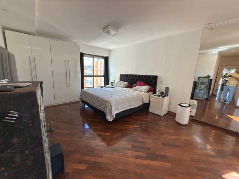 Apartamento, 4 quartos, 250 m² - Foto 15