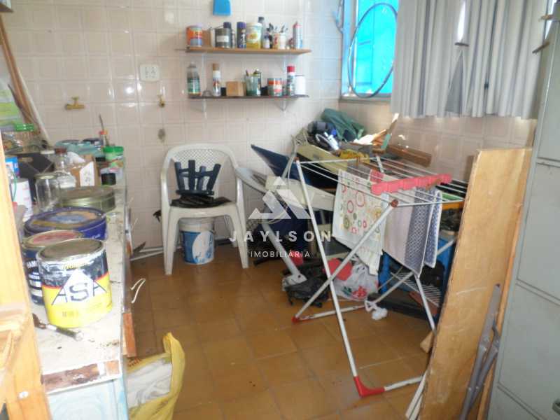 Casa Comercial à venda com 3 quartos, 350m² - Foto 13