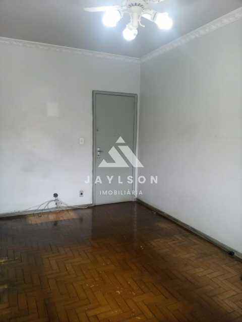 Apartamento à venda com 2 quartos, 70m² - Foto 9