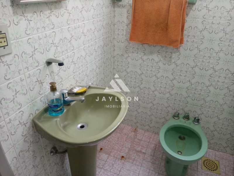 Apartamento à venda com 2 quartos, 70m² - Foto 15