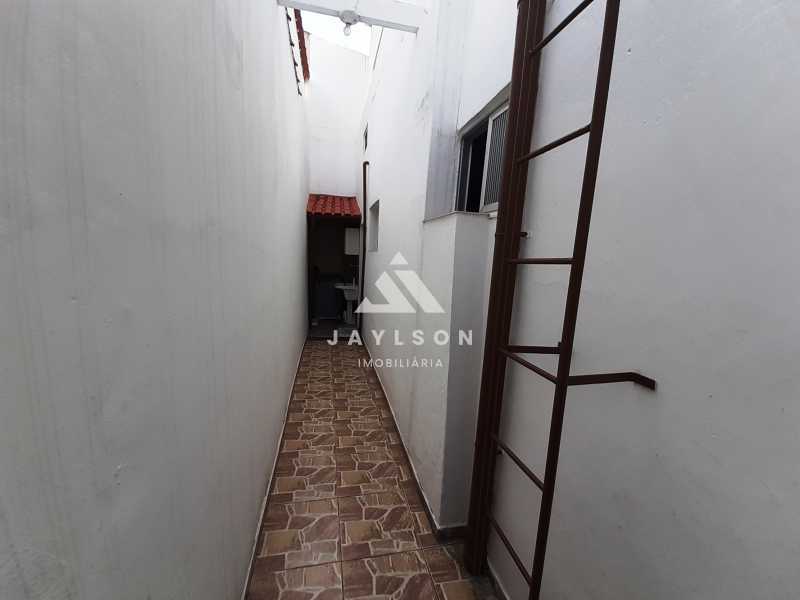 Casa à venda com 2 quartos, 135m² - Foto 14