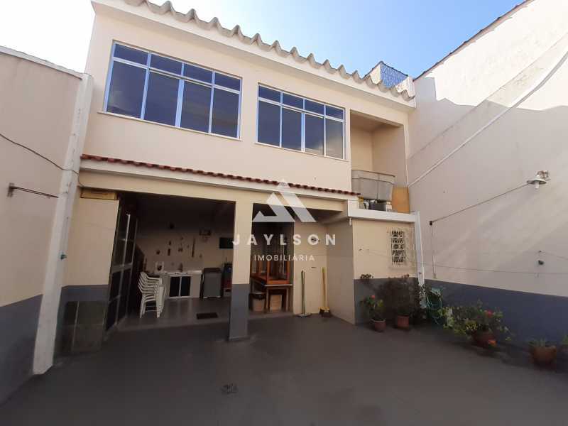 Casa à venda com 6 quartos, 220m² - Foto 22