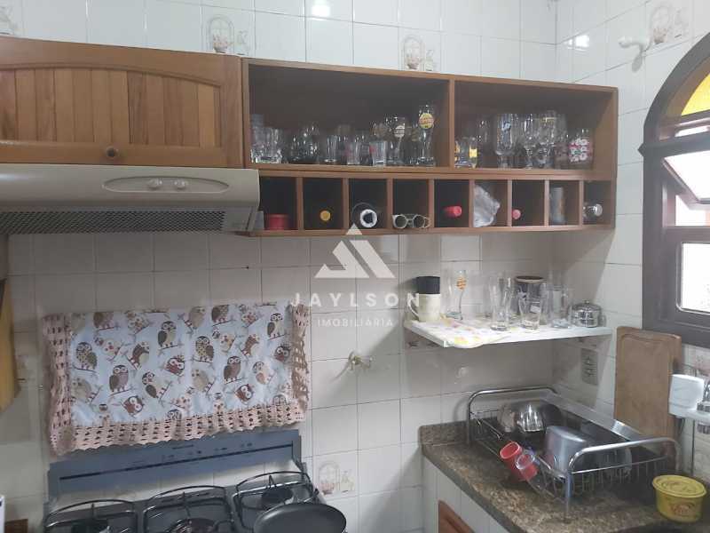 Casa à venda com 4 quartos, 108m² - Foto 28