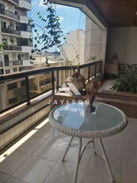 Apartamento à venda com 3 quartos, 208m² - Foto 28