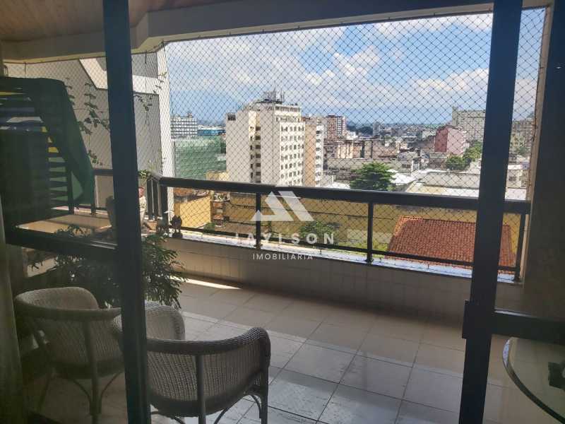 Apartamento à venda com 3 quartos, 208m² - Foto 30