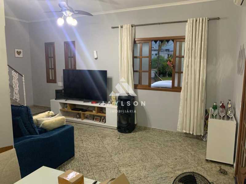 Casa de Condomínio à venda com 4 quartos, 200m² - Foto 10