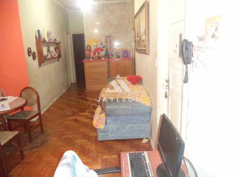 Apartamento à venda com 2 quartos, 65m² - Foto 2