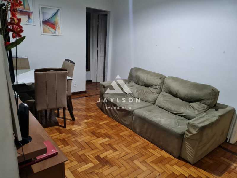 Apartamento à venda com 2 quartos, 60m² - Foto 2