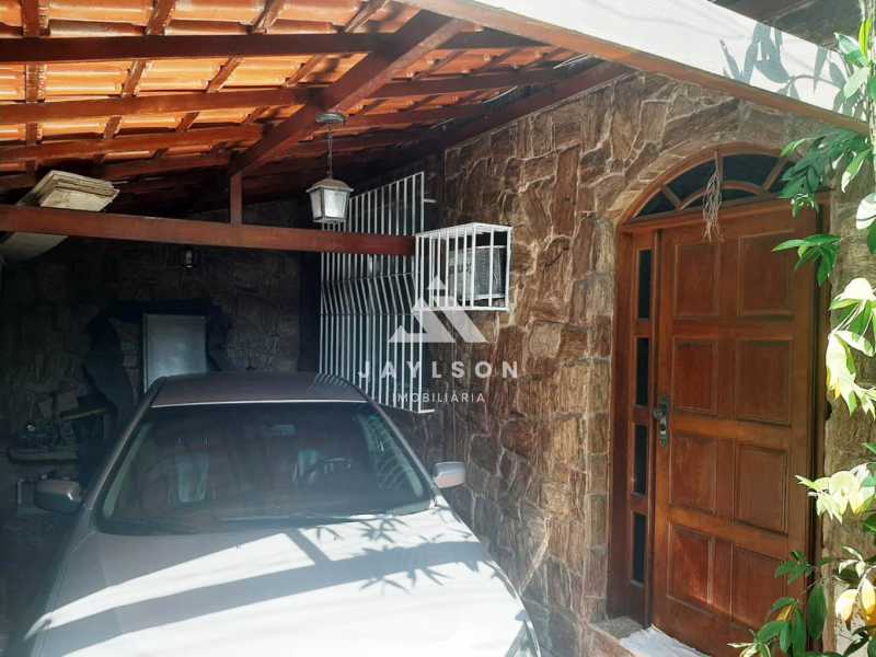 Casa à venda com 3 quartos, 79m² - Foto 1