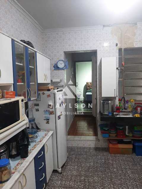 Casa à venda com 3 quartos, 79m² - Foto 11