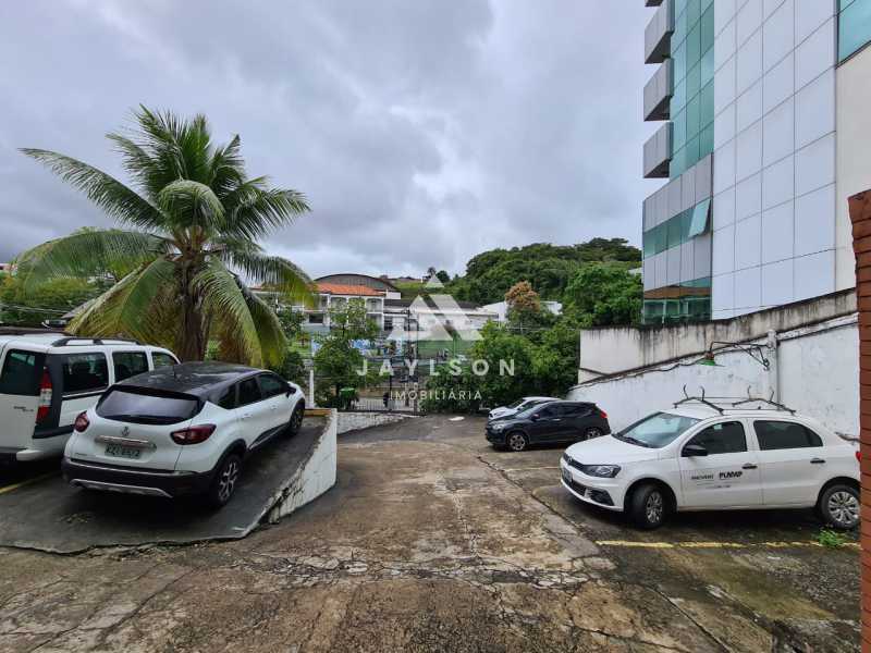 Casa Comercial à venda e aluguel com 5 quartos, 415m² - Foto 3