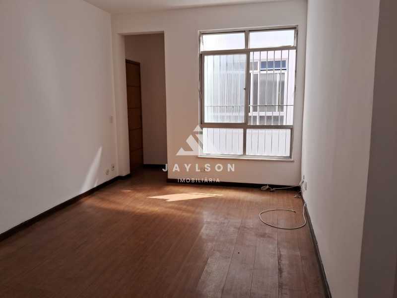 Apartamento à venda com 2 quartos, 75m² - Foto 9