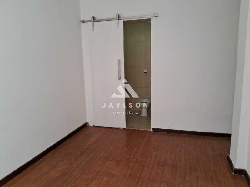 Apartamento à venda com 2 quartos, 75m² - Foto 13