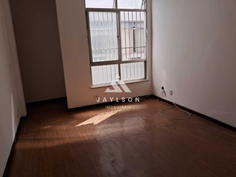 Apartamento à venda com 2 quartos, 75m² - Foto 8