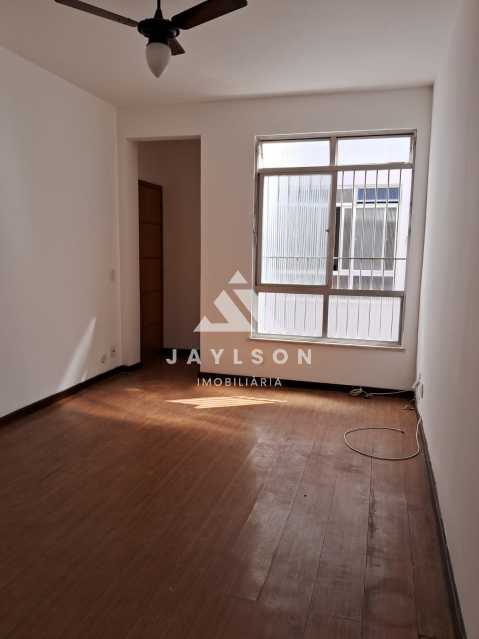 Apartamento à venda com 2 quartos, 75m² - Foto 1