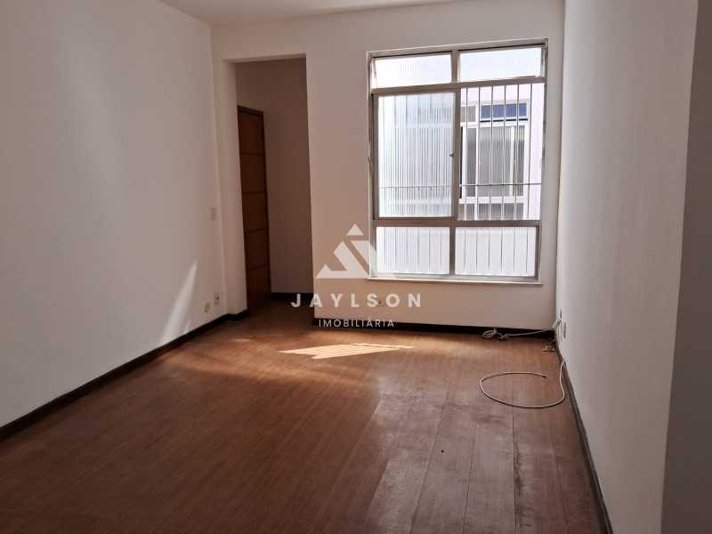 Apartamento à venda com 2 quartos, 75m² - Foto 21