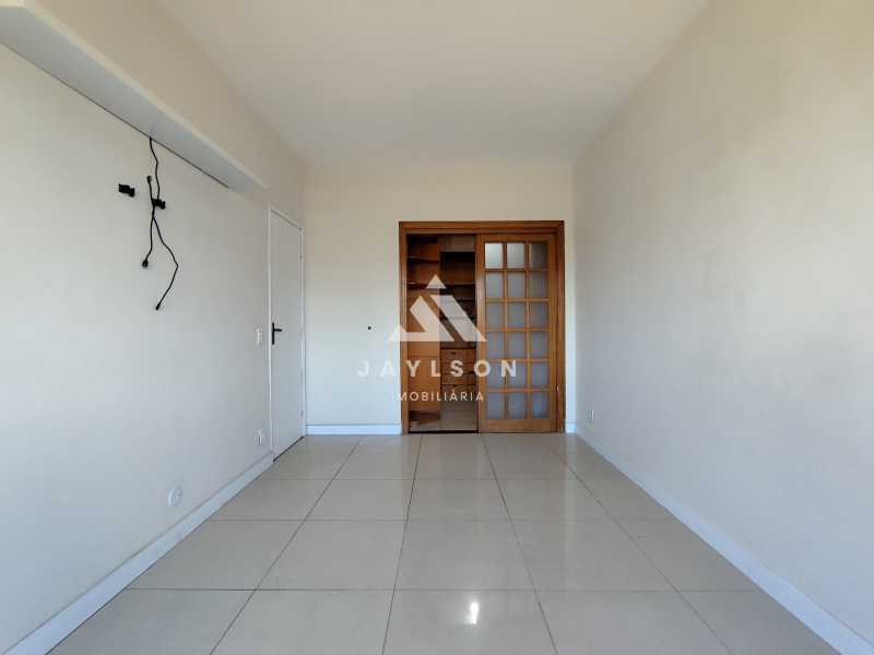 Apartamento para alugar com 2 quartos, 80m² - Foto 25