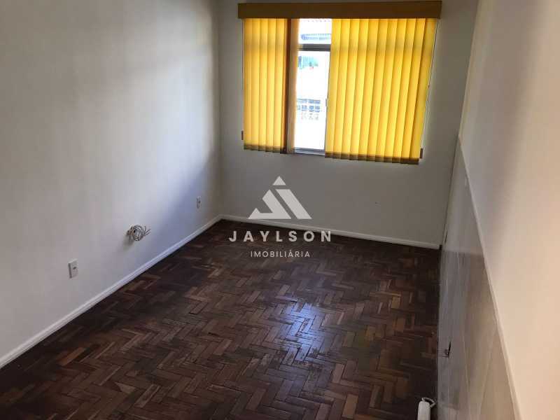 Apartamento à venda com 2 quartos, 65m² - Foto 2