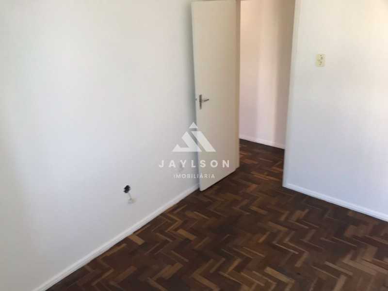 Apartamento à venda com 2 quartos, 65m² - Foto 9