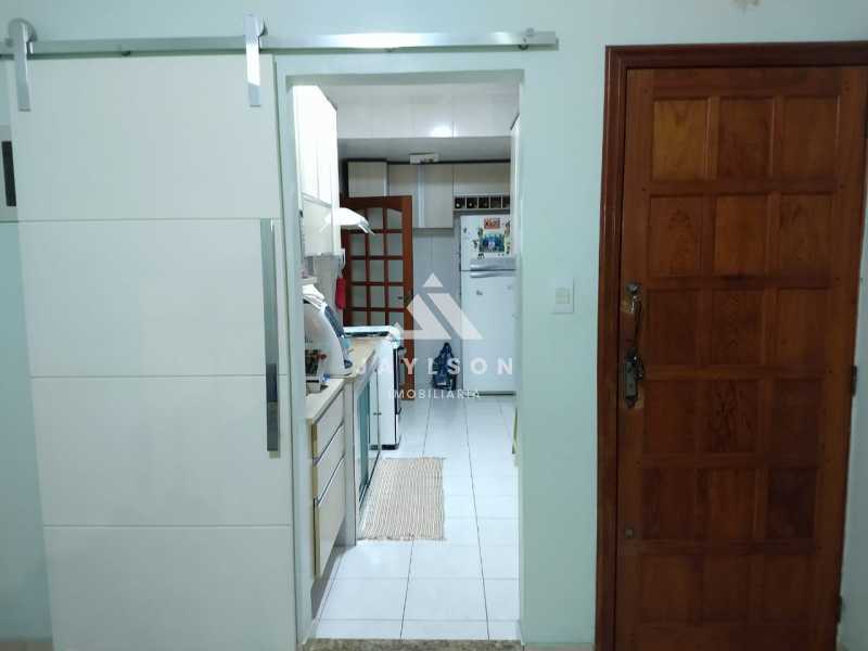 Apartamento à venda com 2 quartos, 70m² - Foto 9